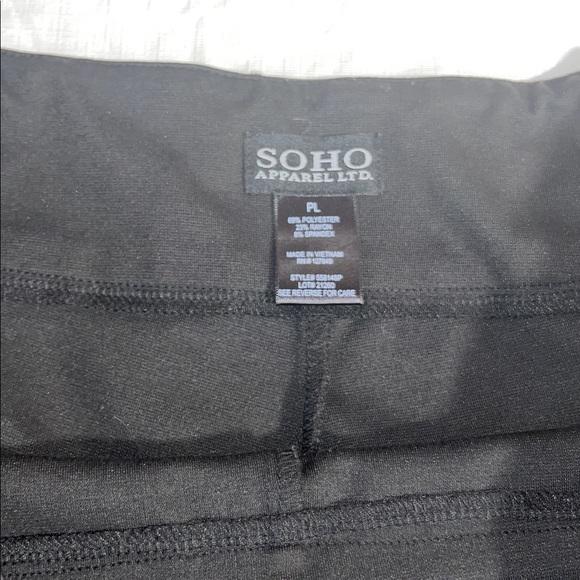 SOHO apparel black pull- on pants - Petite Large - Picture 4 of 4